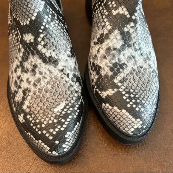 Treasure & Bond Gabriella Chelsea Black/Gray Snakeskin Slip On Pointy Toe Boots - Picture 7 of 9